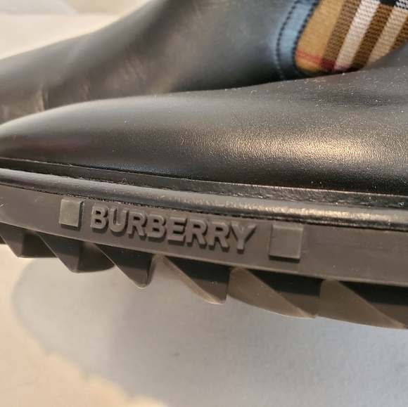 NWT$920 Burberry Men's Allostock Chelsea Black Signature Check Print Logo Boots - Picture 8 of 16
